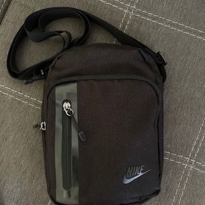 Nike cross body